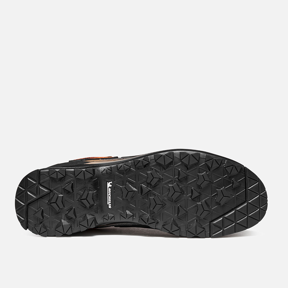 garmont-akron-gtx-scarpe-da-hiking-tecniche-impermeabili-per-escursioni-giornali image 5