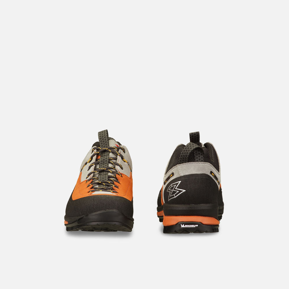 garmont-dragontail-tech-scarpe-basse-da-approach-per-roccia-e-ghiaioni image 4
