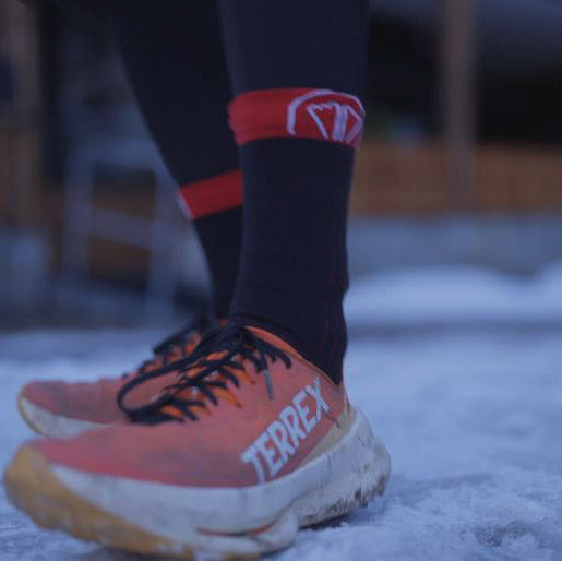calze-da-running-sidas-winter-run-nero-rosso-calze-tecniche-invernali-con-synerg image 2